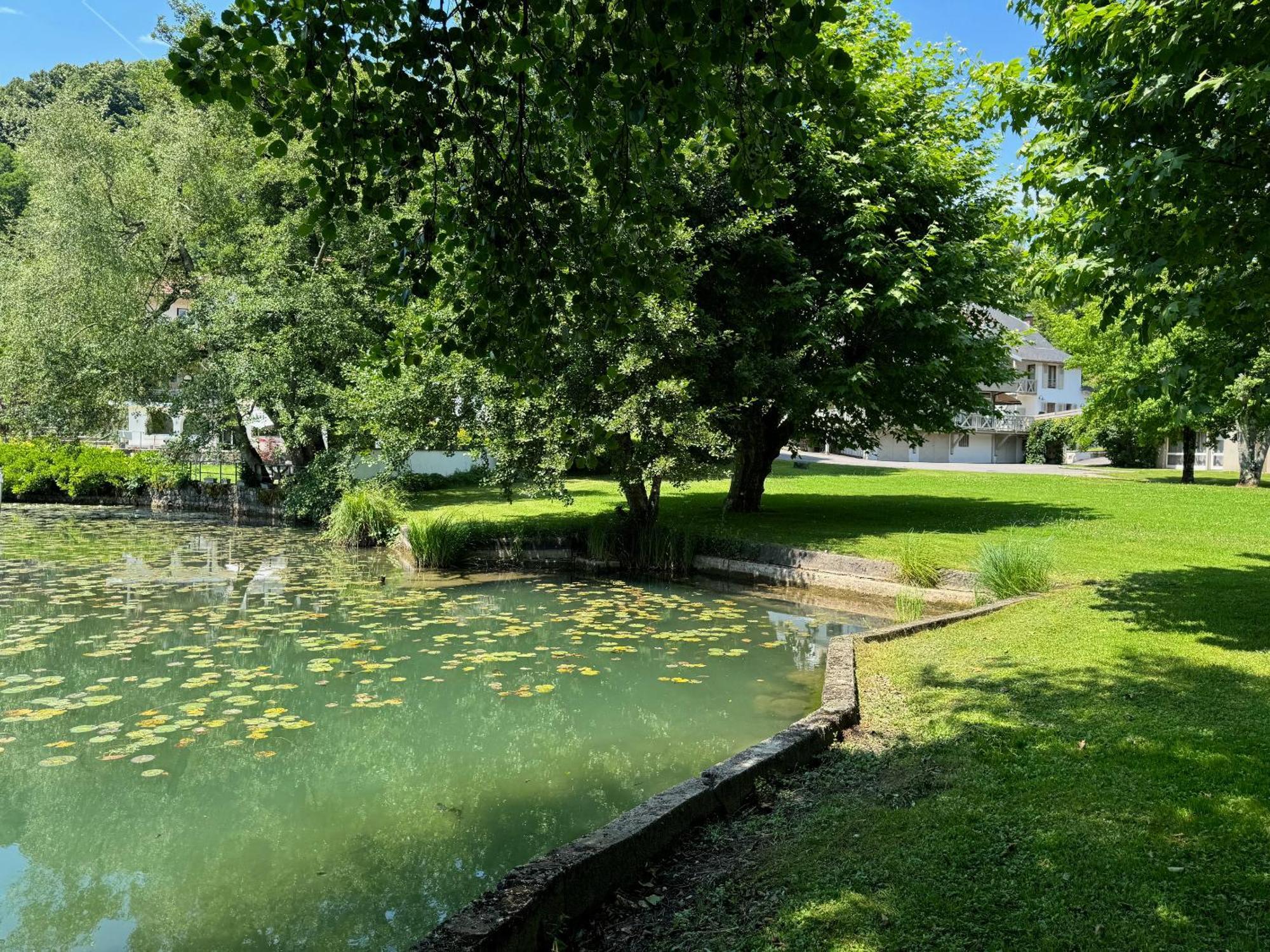 Les Lodges Du Lac Saint-Alban-de-Montbel Kültér fotó