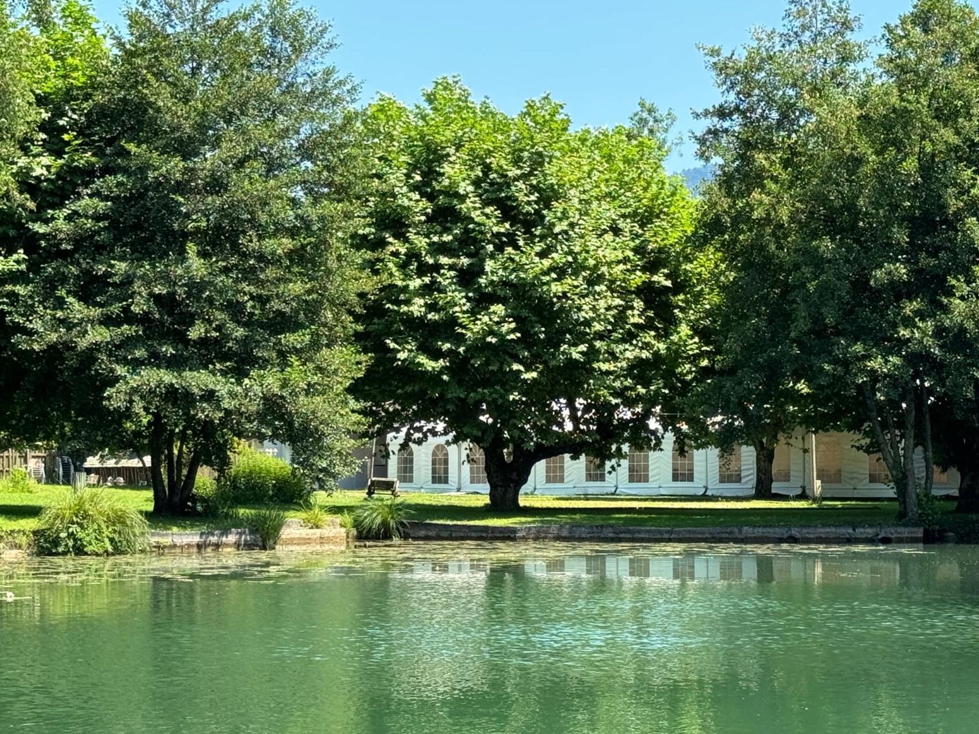 Les Lodges Du Lac Saint-Alban-de-Montbel Kültér fotó