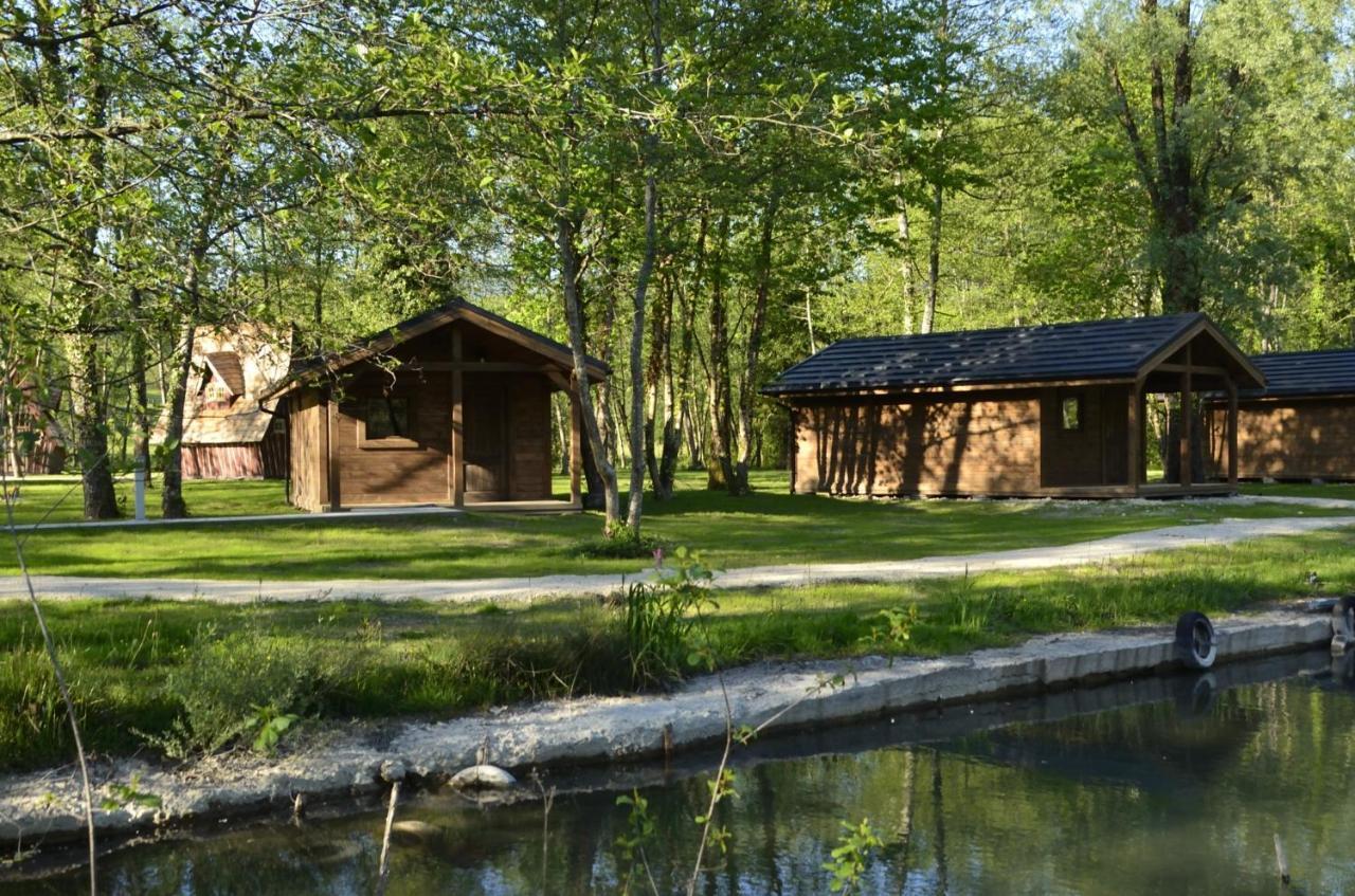 Les Lodges Du Lac Saint-Alban-de-Montbel Kültér fotó